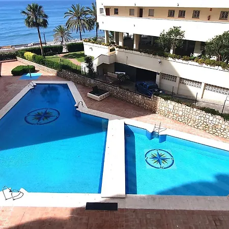 公寓 Diana 206. Completely Renovated On The Beachfront. 马尔韦利亚