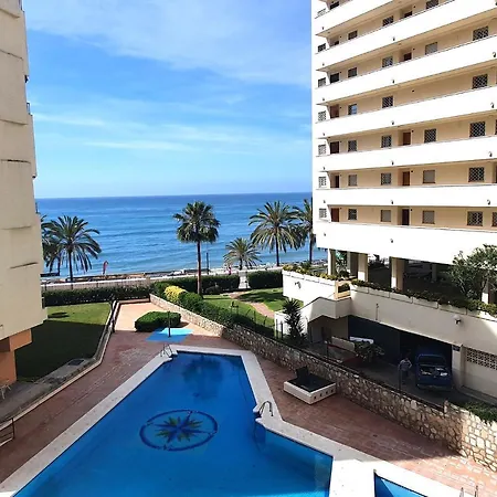 Diana 206. Completely Renovated On The Beachfront. Lägenhet