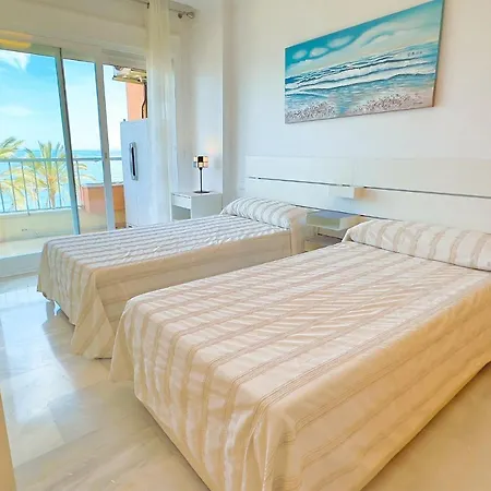 Diana 206. Completely Renovated On The Beachfront. Apartment