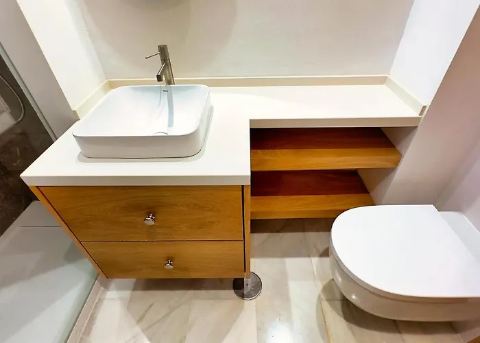 Diana 206. Completely Renovated On The Beachfront. Apartament Marbella