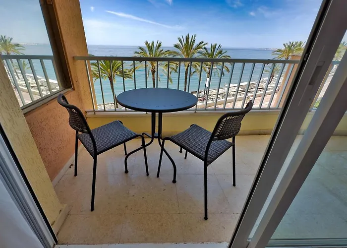 Apartment Diana 206. Completely Renovated On The Beachfront.