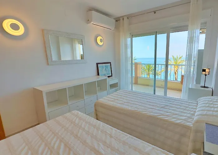 Apartament Diana 206. Completely Renovated On The Beachfront.