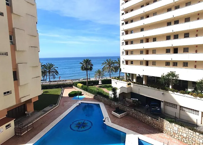 Diana 206. Completely Renovated On The Beachfront. Apartman