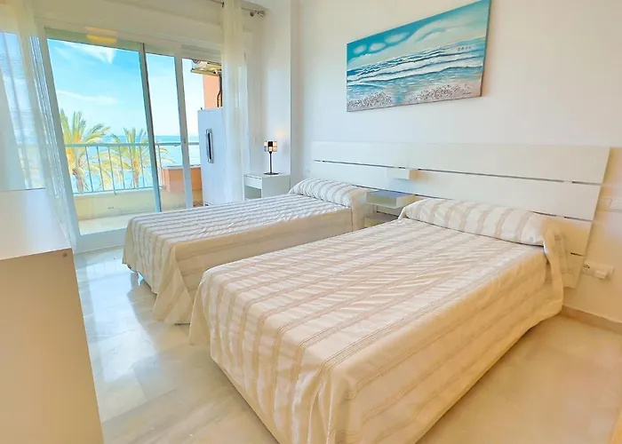 Diana 206. Completely Renovated On The Beachfront. Apartment